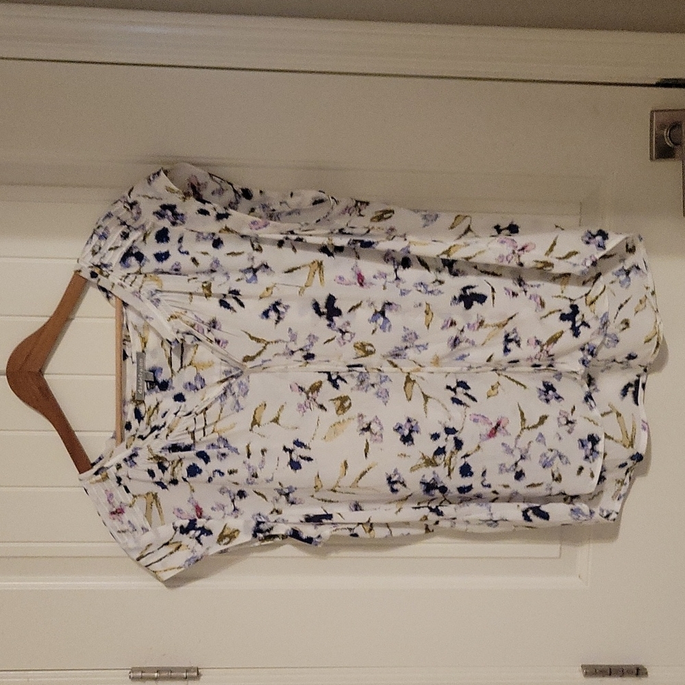 Womens used (washed and worn once) XXL floral v neck blouse